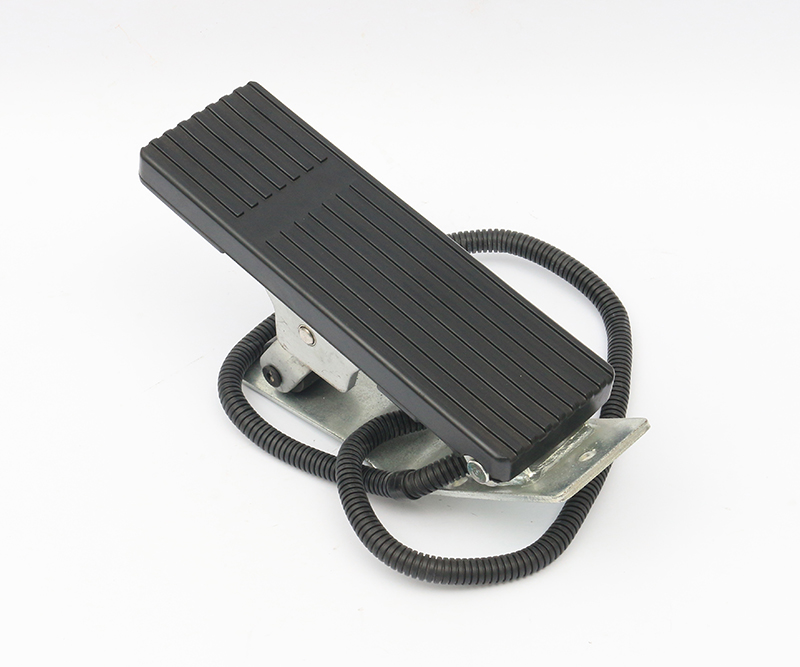 Electronic accelerator pedal